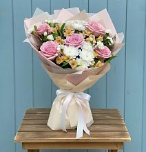 Букет цветов из:  Гвоздики, Орхидеи и Розы в Волочаевке-2