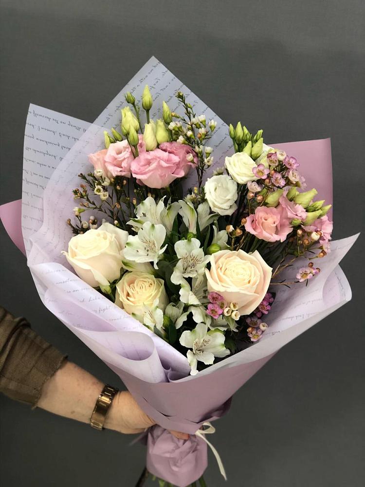 Букет цветов из: Альстромерии, Розы и Лизиантусы в Волочаевке-2