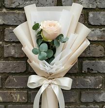 Букет цветов из:  Розы в Волочаевке-2