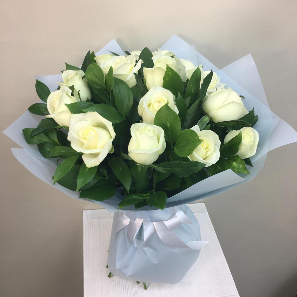 Букет 15 Белых роз Проуд в Волочаевке-2