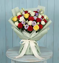 Букет цветов из:  Розы в Волочаевке-2