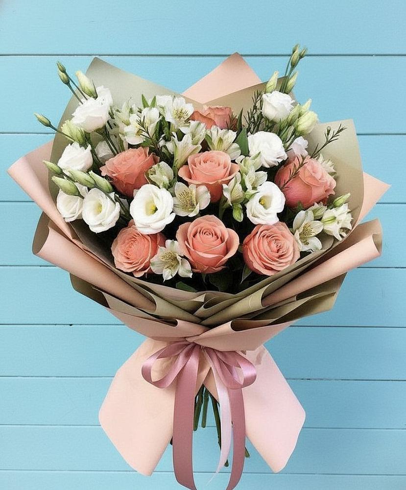 Букет цветов из: Розы, Альстромерии и Лизиантусы в Волочаевке-2