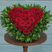 Цветочная композиция из Розы в виде сердца в Волочаевке-2