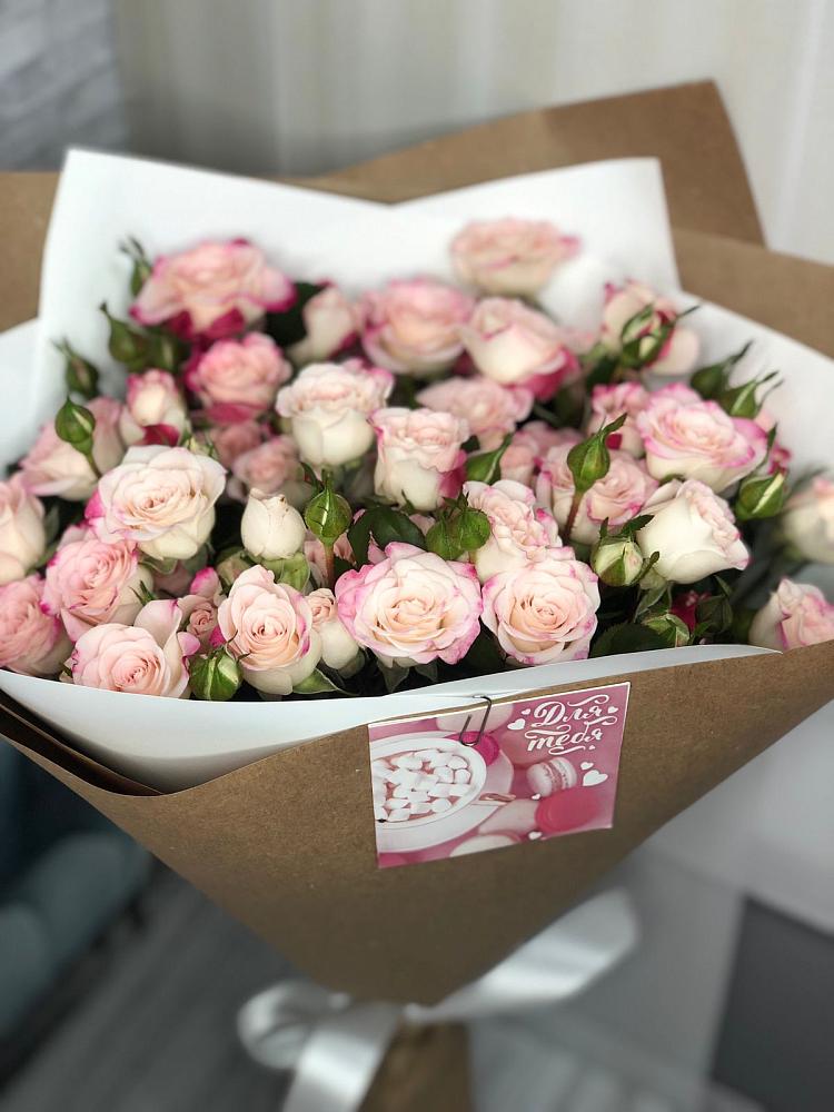 Букет цветов из: Розы в Волочаевке-2