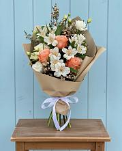 Букет цветов из:  Альстромерии, Лизиантусы, Розы и Хризантемы #REPLACE_PRED# Волочаевке-2