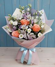 Букет цветов из:  Лизиантусы, Розы, Альстромерии и Гипсофила в Волочаевке-2