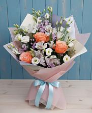 Букет цветов из:  Лизиантусы, Розы, Альстромерии и Гипсофила в Волочаевке-2