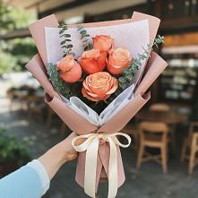 Букет цветов из:  Розы в Волочаевке-2