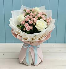 Букет цветов из:  Розы в Волочаевке-2