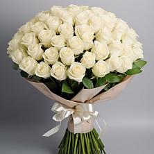 Букет 101 беля роза Белоснежка в Волочаевке-2