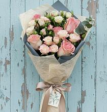 Букет цветов из:  Розы #REPLACE_PRED# Волочаевке-2