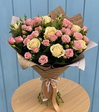 Букет цветов из:  Розы в Волочаевке-2