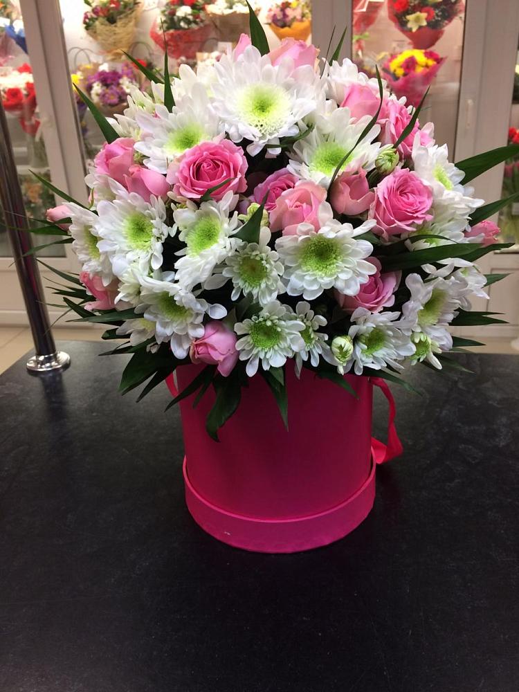 Цветочная композиция из Розы и Хризантемы в шляпной коробке в Волочаевке-2