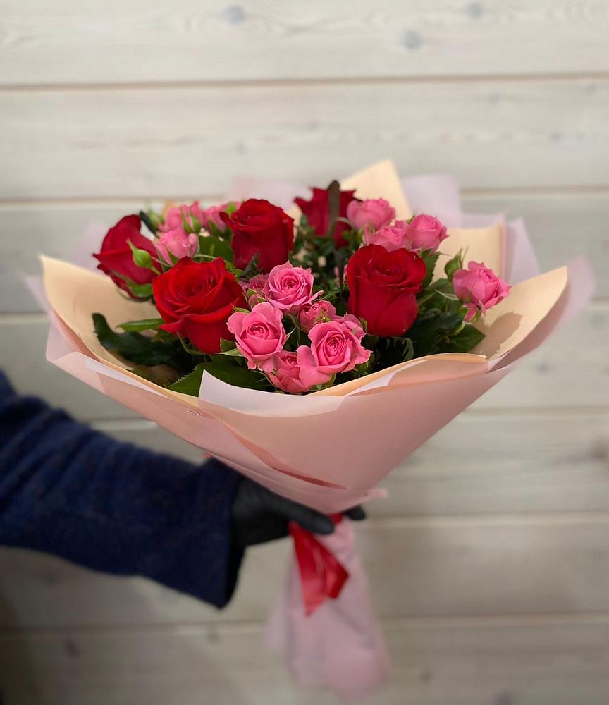 Букет цветов из: Розы в Волочаевке-2
