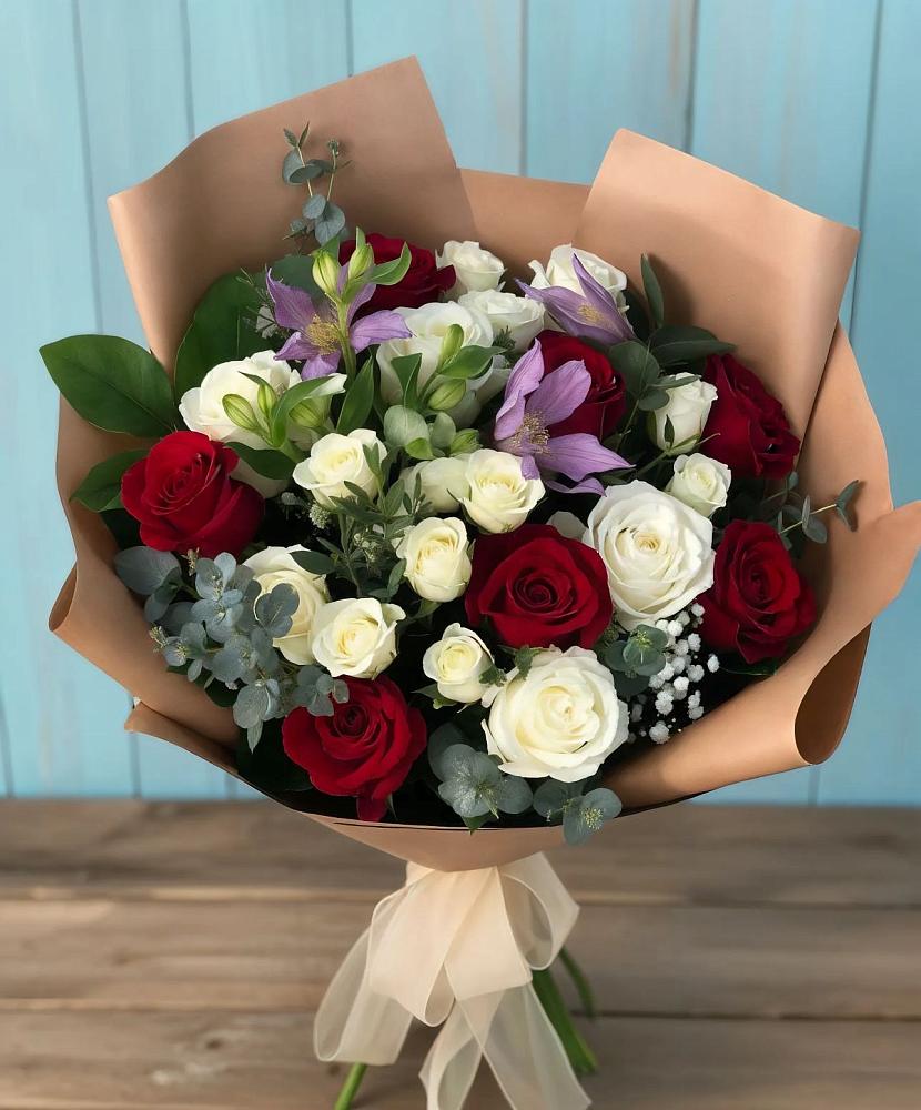 Букет цветов из: Розы и Альстромерии в Волочаевке-2