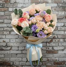 Букет цветов из:  Розы, Лизиантусы и Гвоздики #REPLACE_PRED# Волочаевке-2